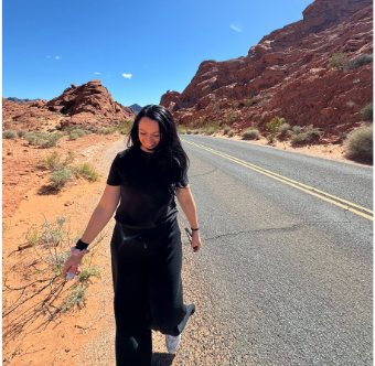 Amanda Monger, desert walk