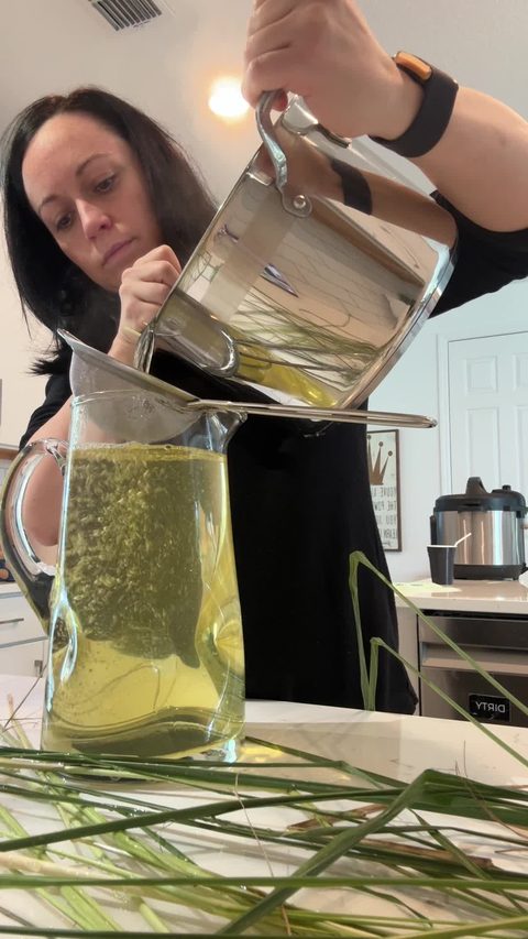 Hot water doesn’t go in glass. 🫨🫨
